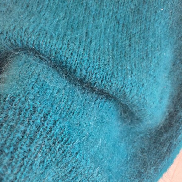 Vintage hand-knit sleeveless sweater vest - Picture 9 of 13